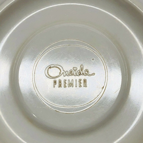 Lot of 2 Vintage Oneida Melmac Melamine Saucers Unique Floral Pattern Modern - Picture 6 of 7